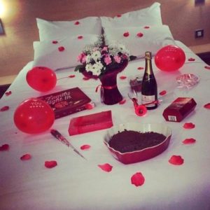 Servicio de Decorado de Habitación Achocolatada